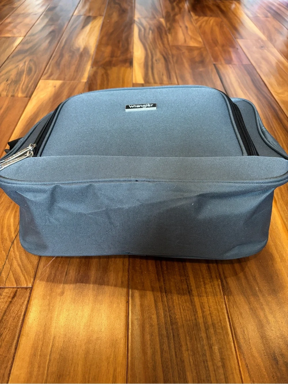 Wrangler Small Travel Duffel in grey, NWOT